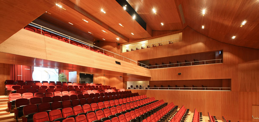 CASAL RIUDOMENC. TEATRE, SALA MULTIÚS, BAR-RESTAURANT I CASAL DE JUBILATS